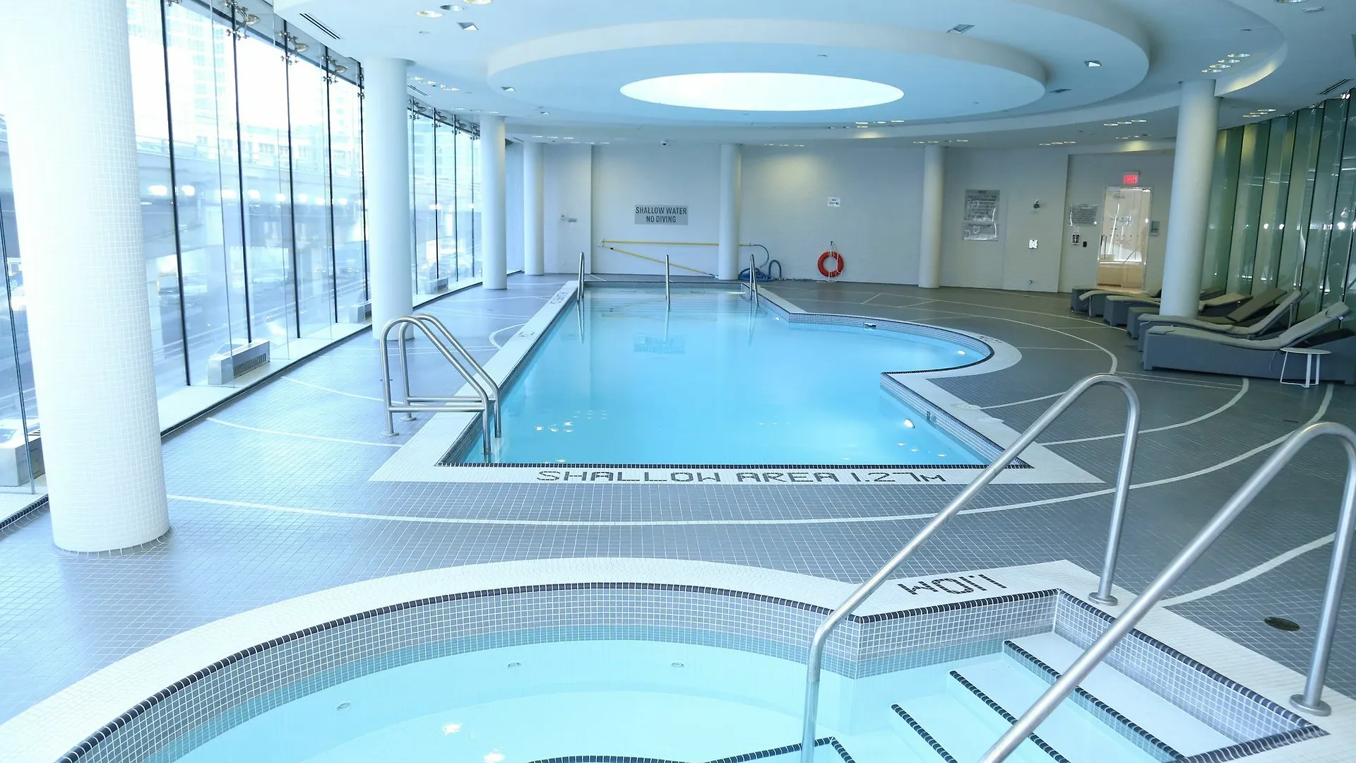 טורונטו Plush Residence Downtown 3*,  קנדה
