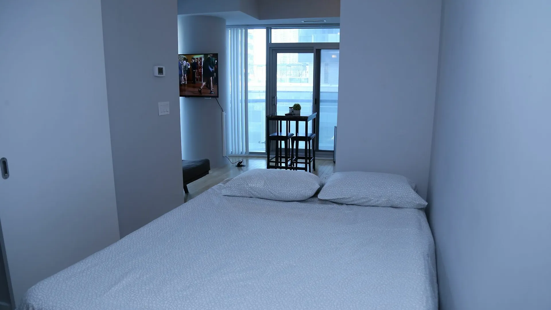 Hotel Plush Residence Downtown Toronto