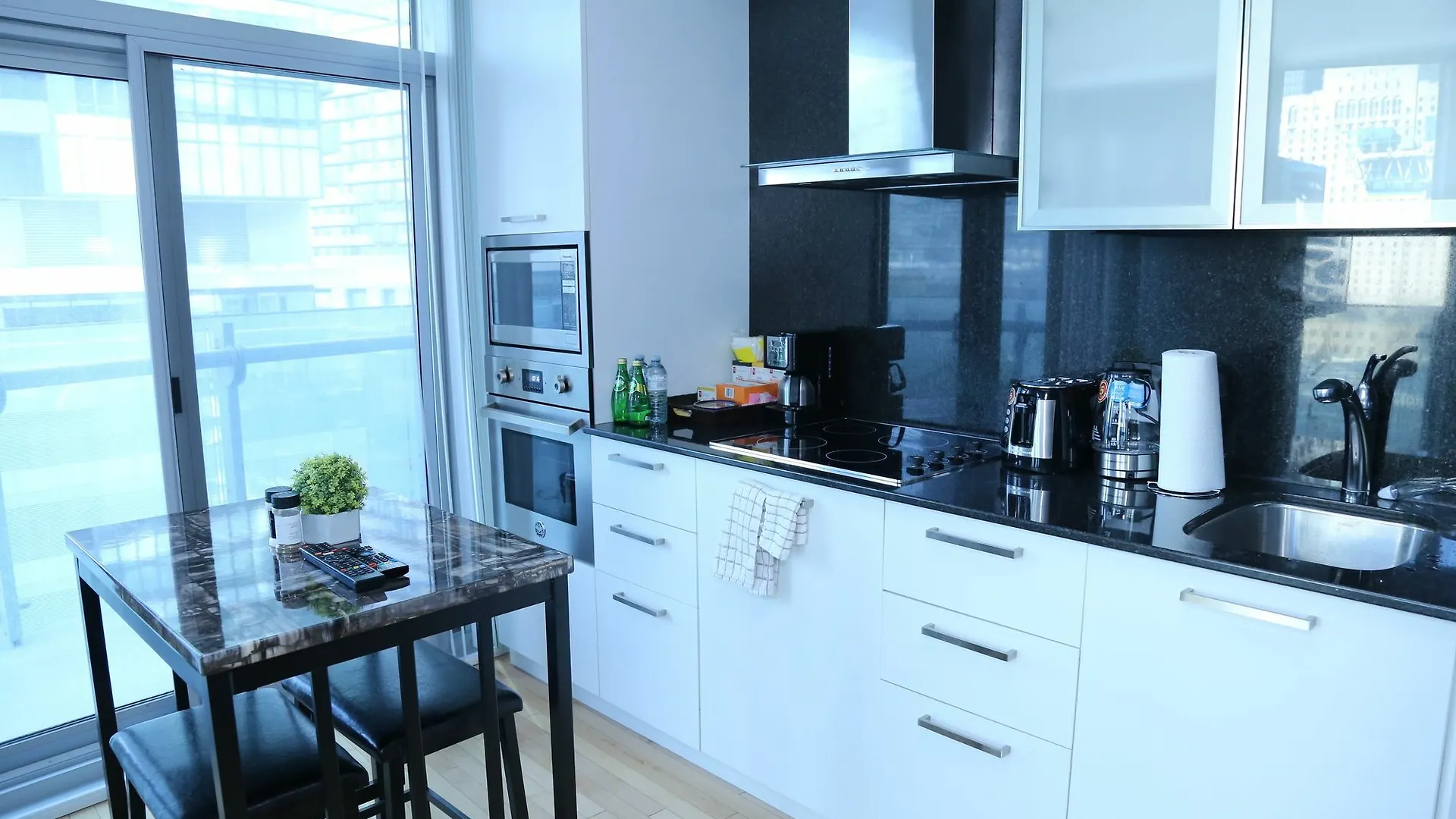 Plush Residence Downtown Toronto Canada