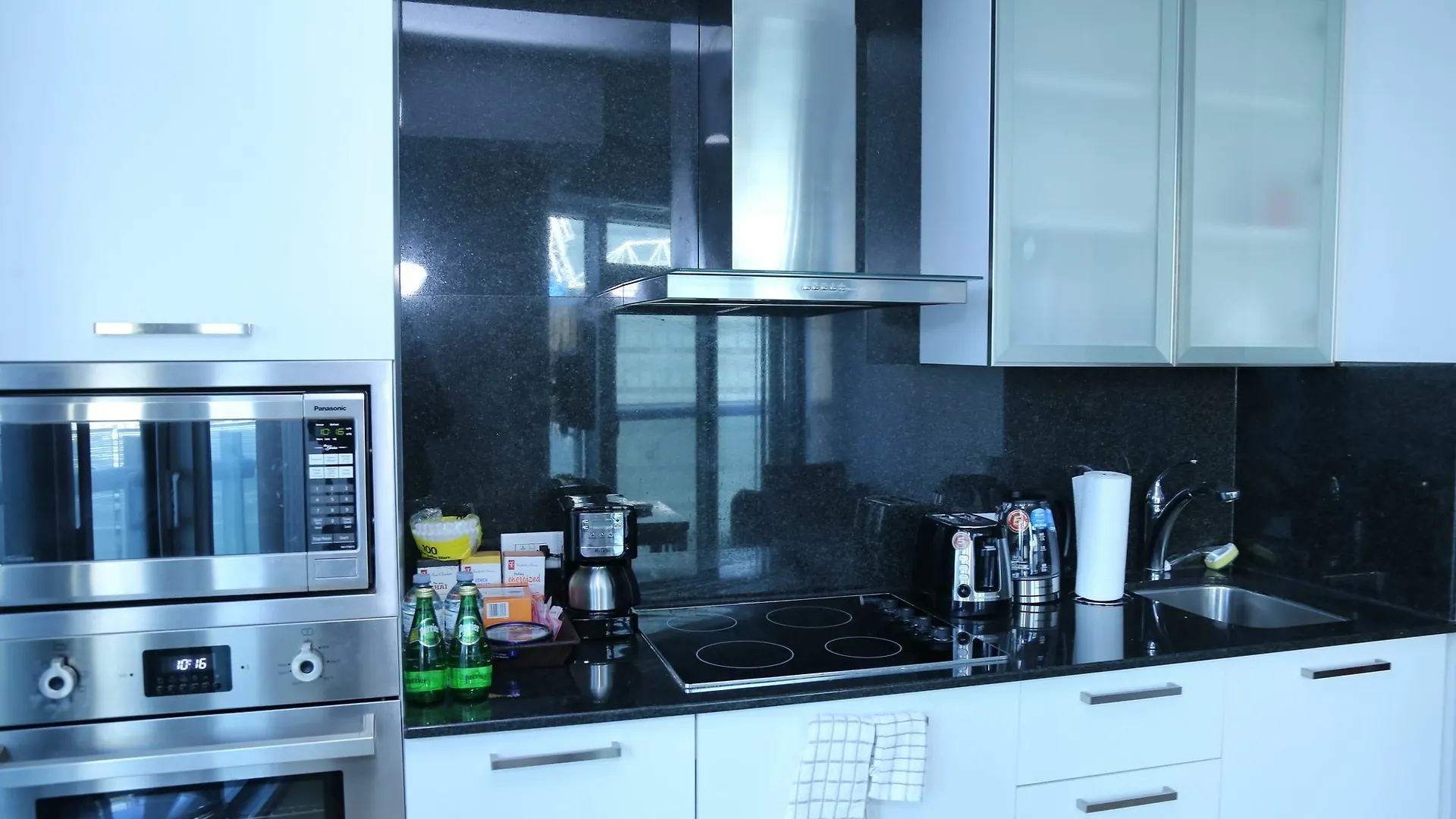 Hotel Plush Residence Downtown Toronto