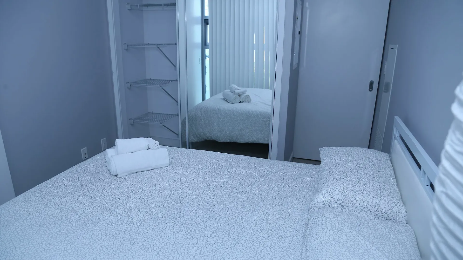 *** Hotel Plush Residence Downtown Toronto Canada